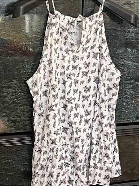 Jachs White and Black Floral Halter Cami with Ruffle Hem